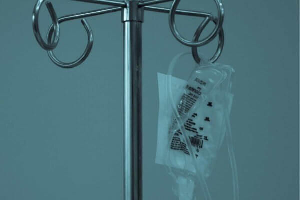 Image showing a drip stand used by patients who die during chemotherapy.